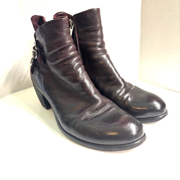 Officine Creative Leather Ankle Boots Size